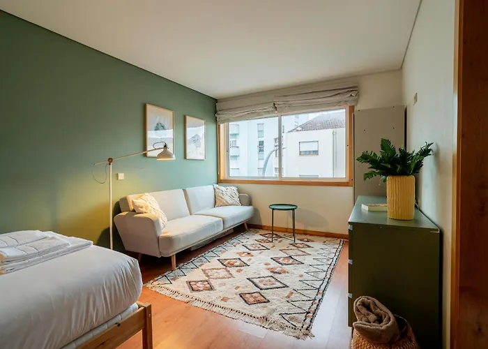 Near Metro, Cedofeita, 포르투