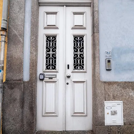Near Metro, Cedofeita, * Porto