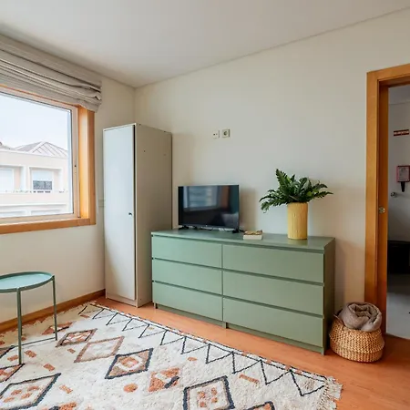 Near Metro, Cedofeita,