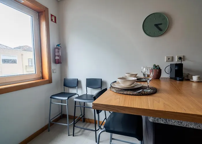 Near Metro, Cedofeita,