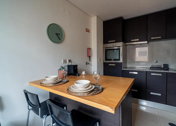 Near Metro, Cedofeita, Apartment *