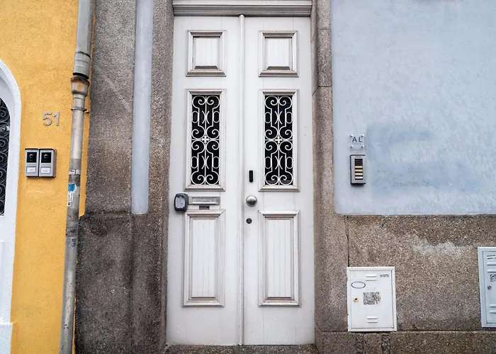 Near Metro, Cedofeita, * Oporto