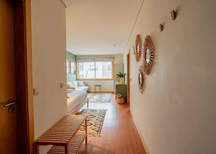 Near Metro, Cedofeita, Oporto