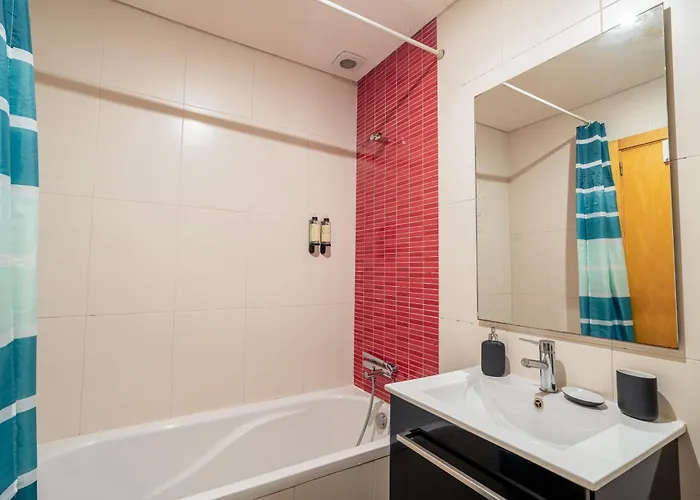 Near Metro, Cedofeita, Oporto